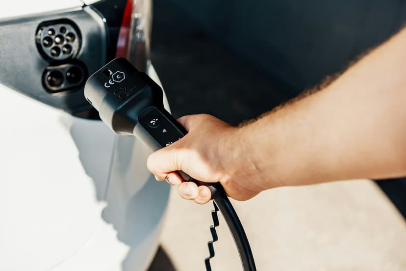 Prime Coup de Pouce Véhicules Électriques 2025 : Guide Complet + Installation Borne IRVE