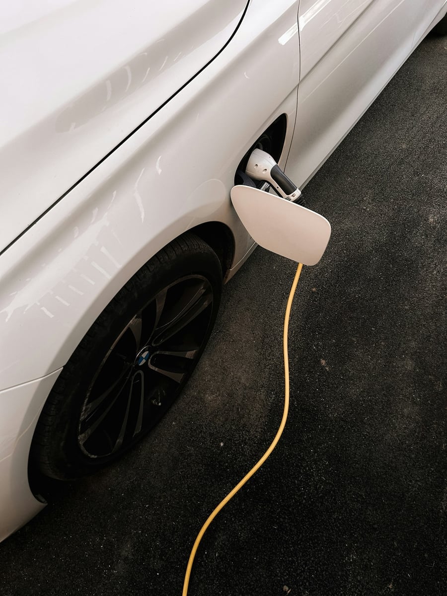 Voiture électrique sans lithium : où en est la batterie sodium-ion ?